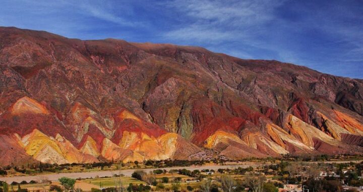 La Paleta del Pintor, uno de los paisajes más emblemáticos del norte argentino.
